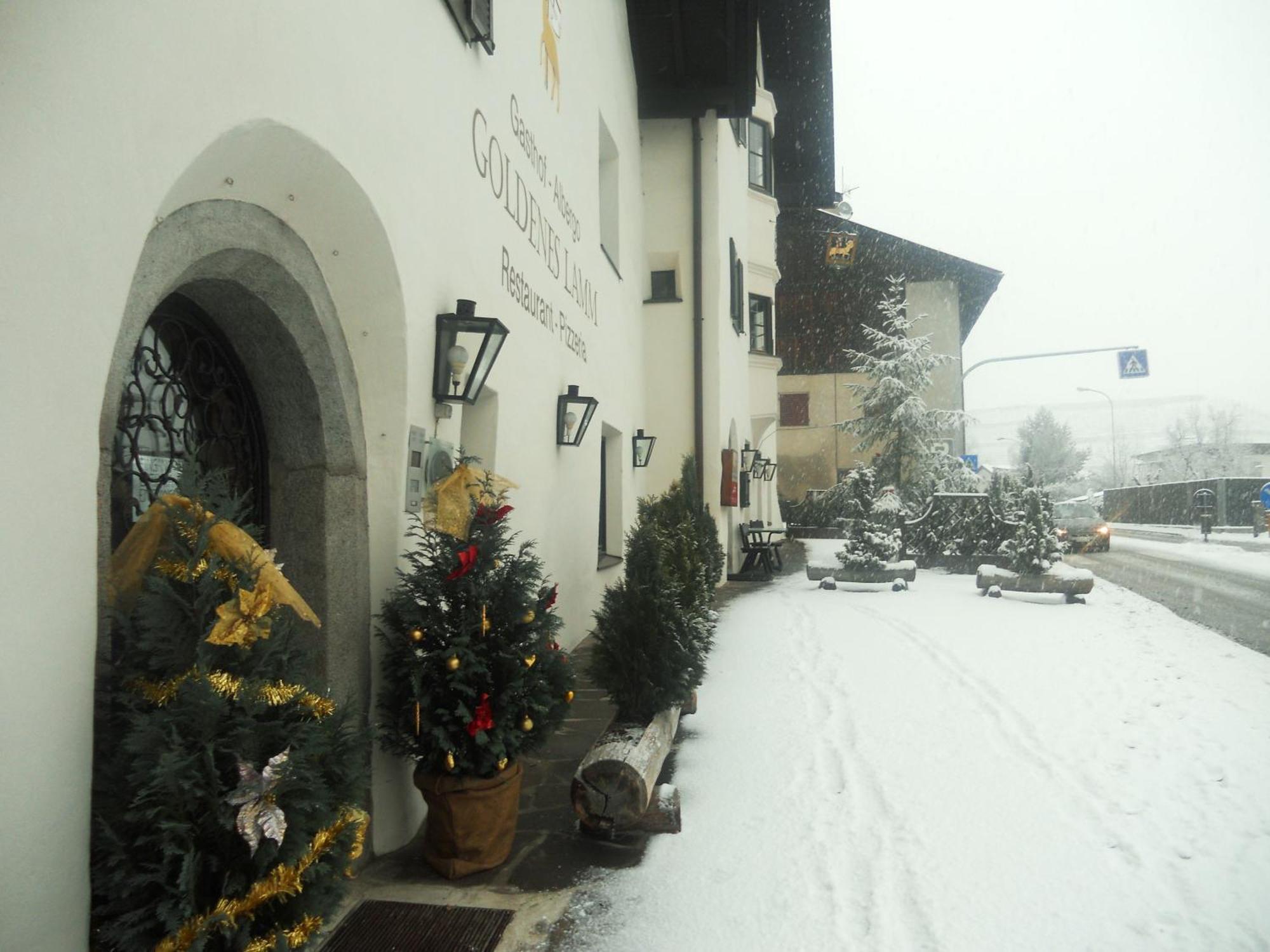Gasthof Goldenes Lamm Vahrn Exteriör bild