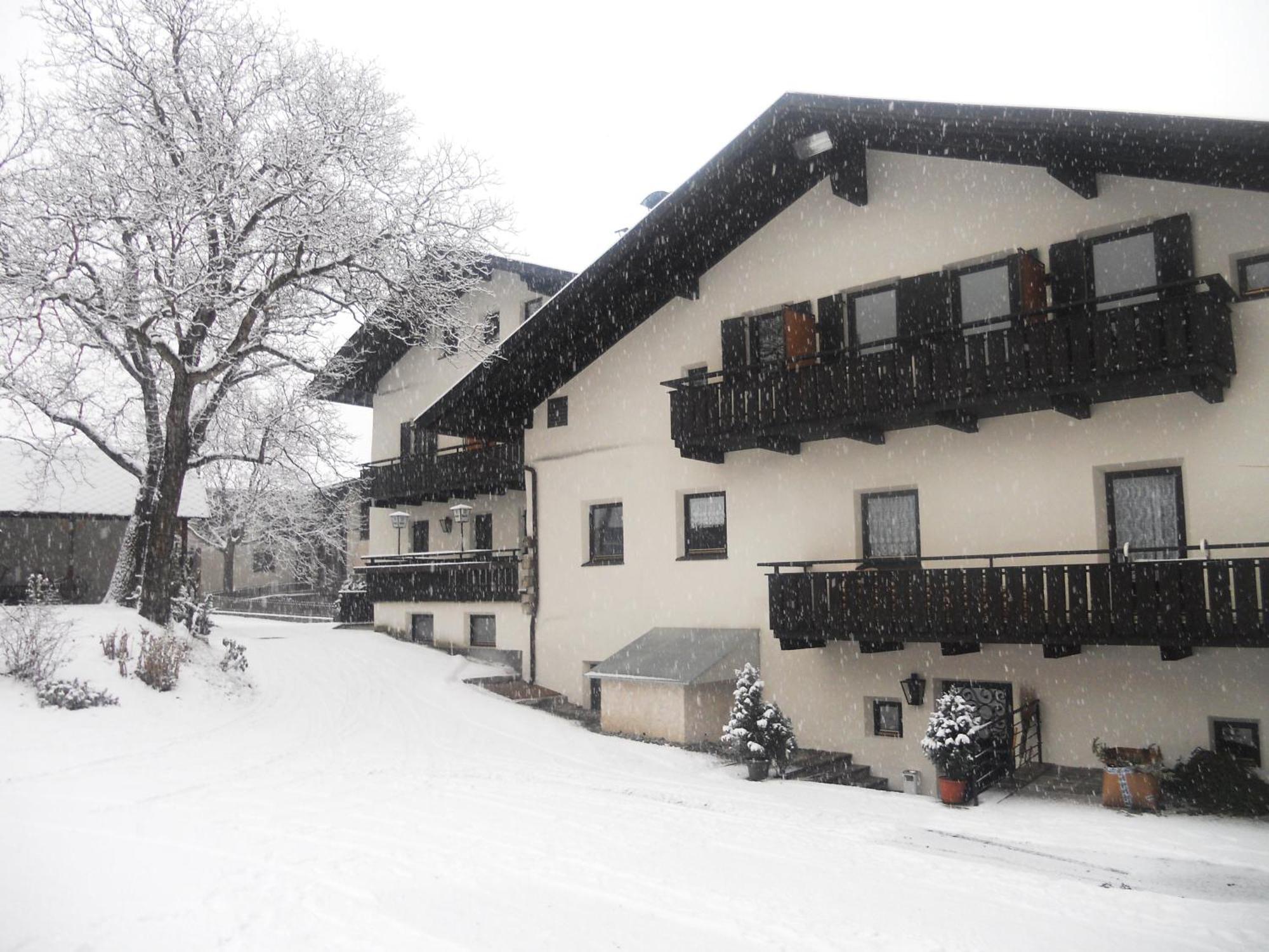 Gasthof Goldenes Lamm Vahrn Exteriör bild