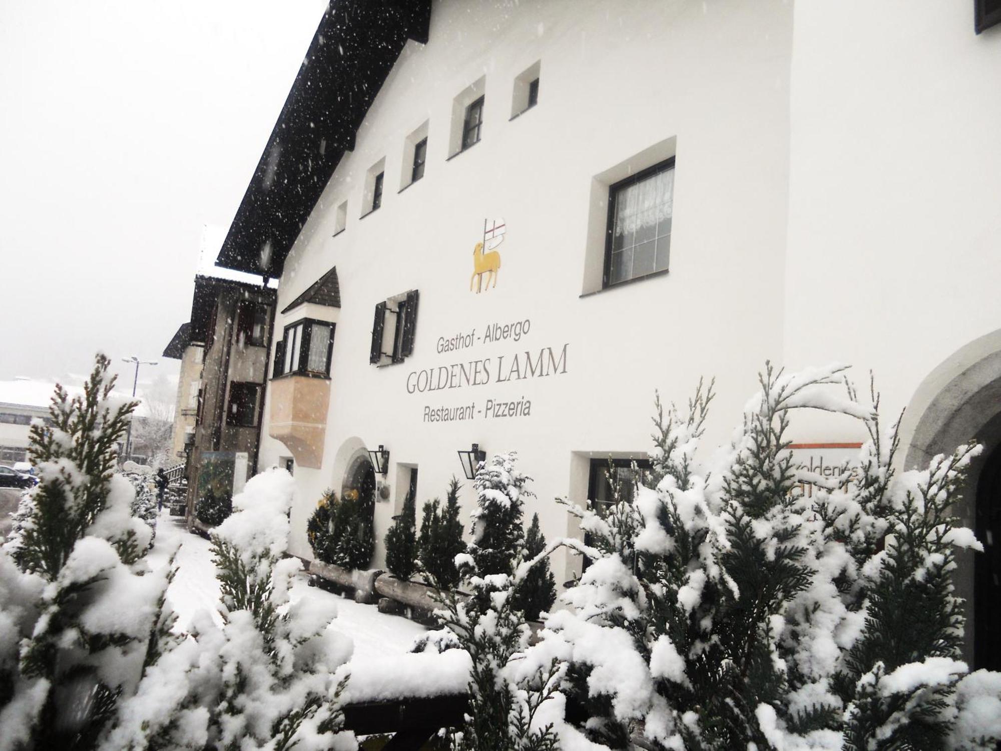 Gasthof Goldenes Lamm Vahrn Exteriör bild