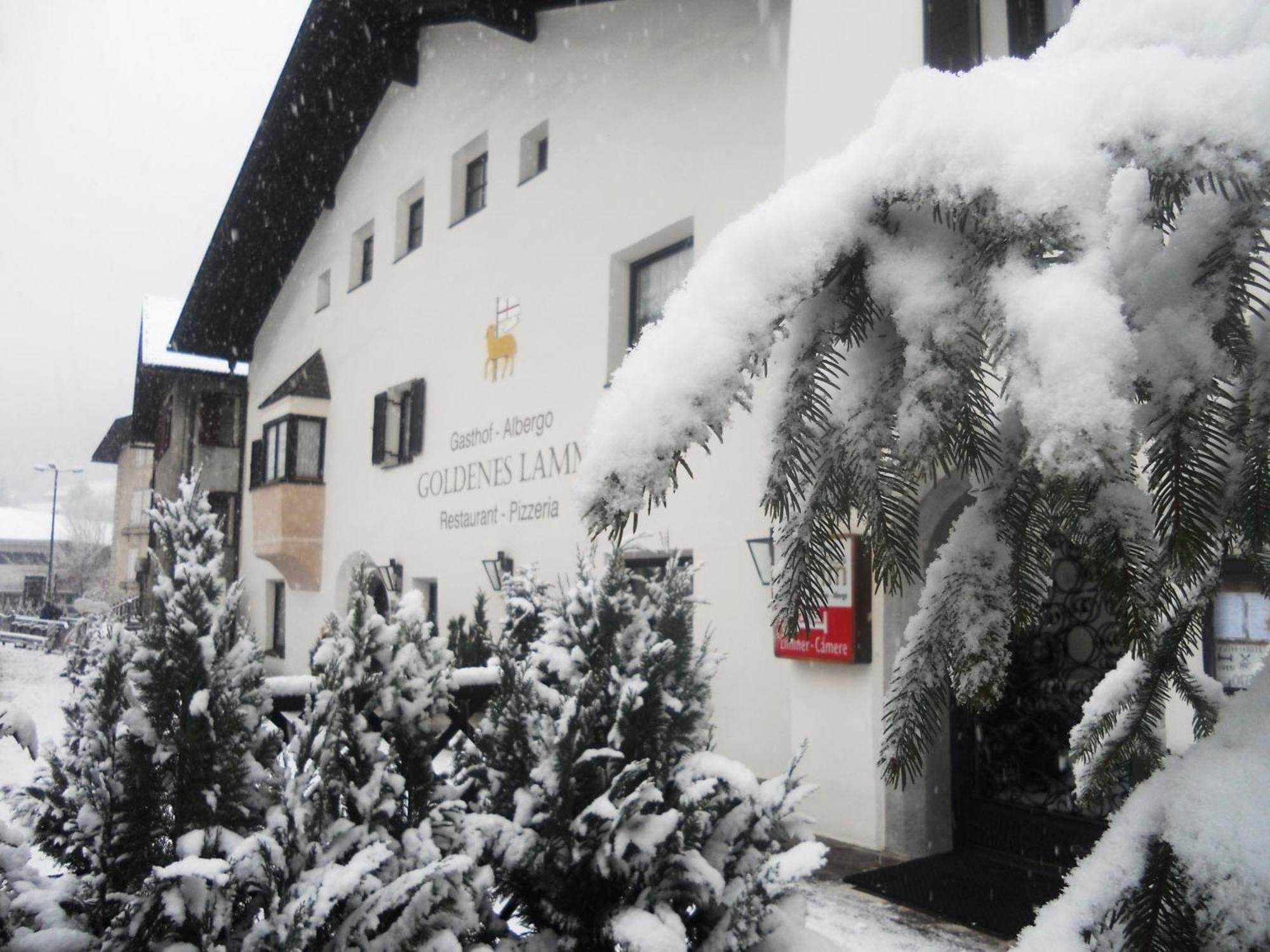 Gasthof Goldenes Lamm Vahrn Exteriör bild