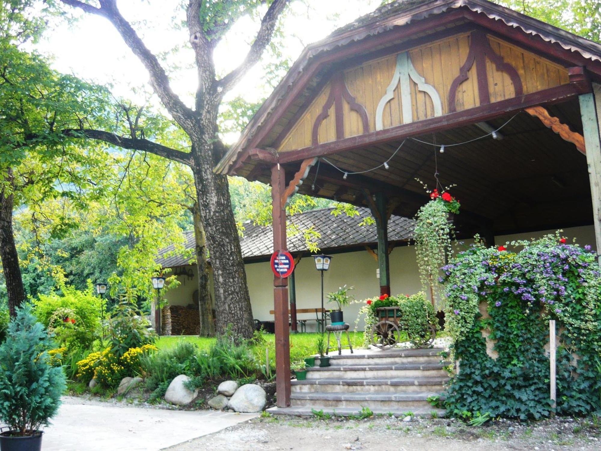 Gasthof Goldenes Lamm Vahrn Exteriör bild