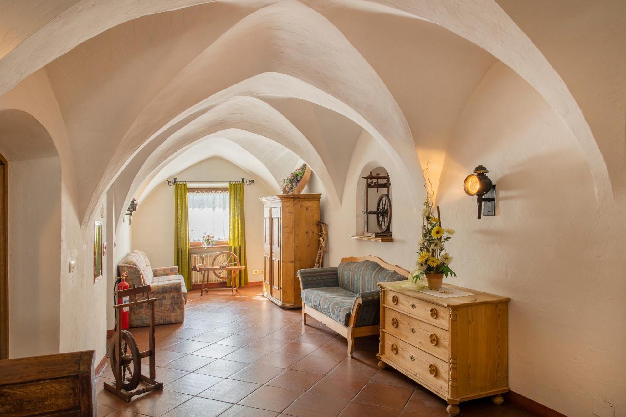 Gasthof Goldenes Lamm Vahrn Exteriör bild